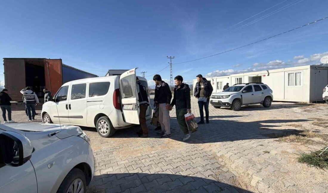 Erbaa ilçesinde gerçekleşen bir olayda, Afganistan uyruklu 4 kaçak göçmen,