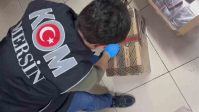 Mersin’de polis tarafından yürütülen operasyonda, kargoyla gönderilen paketler arasında yüzlerce