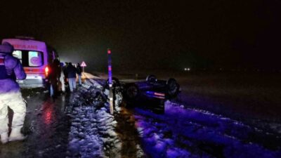 Muş-Erzurum karayolunda kar yağmurun etkisiyle kayganlaşan yolda meydana gelen trafik