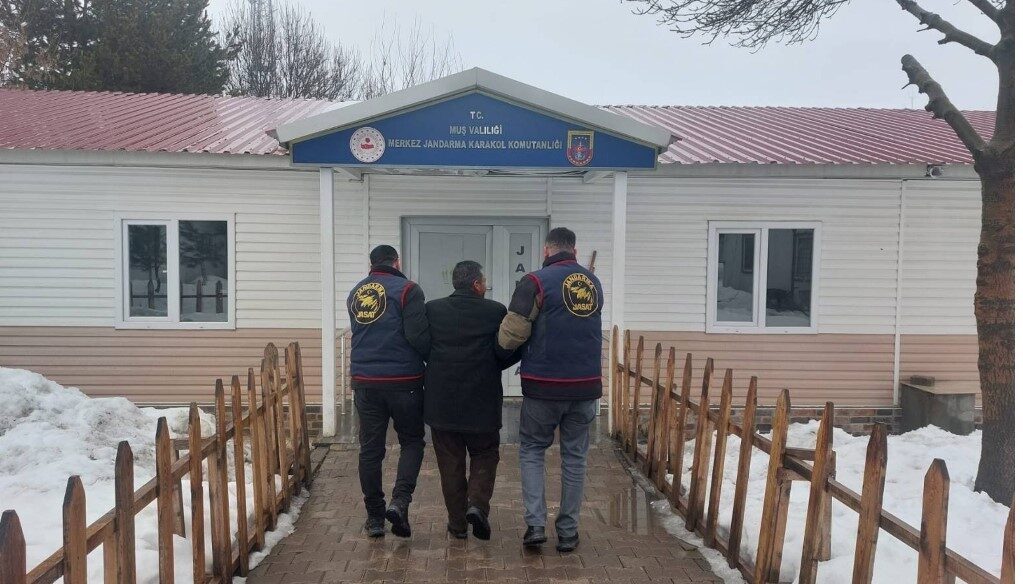 Muş İl Jandarma Komutanlığı Asayiş Şube Müdürlüğü, aranan kişilerin yakalanması