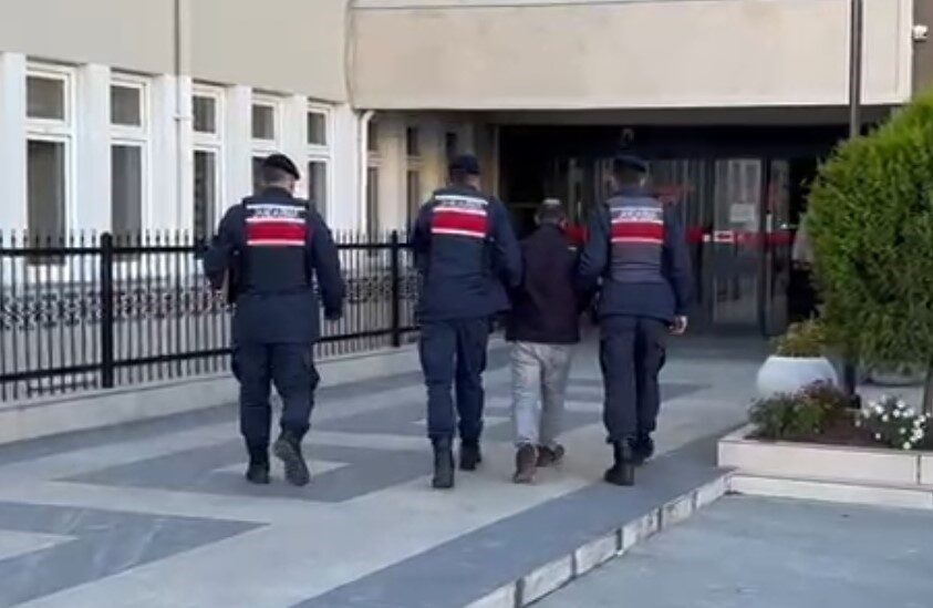 Aydın’da jandarma ekipleri, çocuklara yönelik müstehcen içerikleri dijital ortamda sakladığı