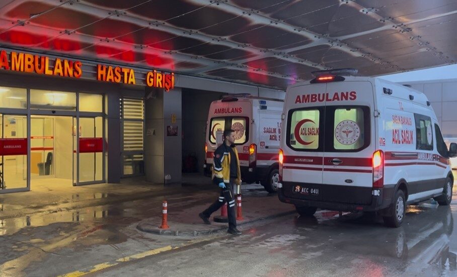 Eskişehir’de, bir apartman dairesinde unutulan yemeğin ocakta yanması sonucu ortaya