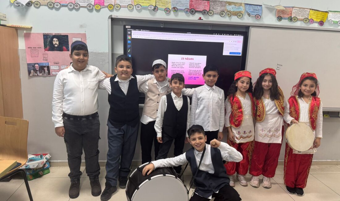 İbrahim Karaoğlanoğlu İlkokulu öğretmenlerinden 4/D Sınıfı Öğretmeni Mukadder Kaya ve