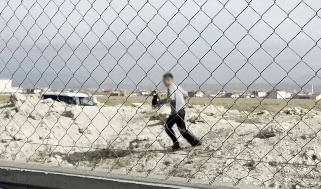 Aksaray’da, plakasız bir şekilde seyir halindeyken polisin ‘dur’ ihtarına uymayan