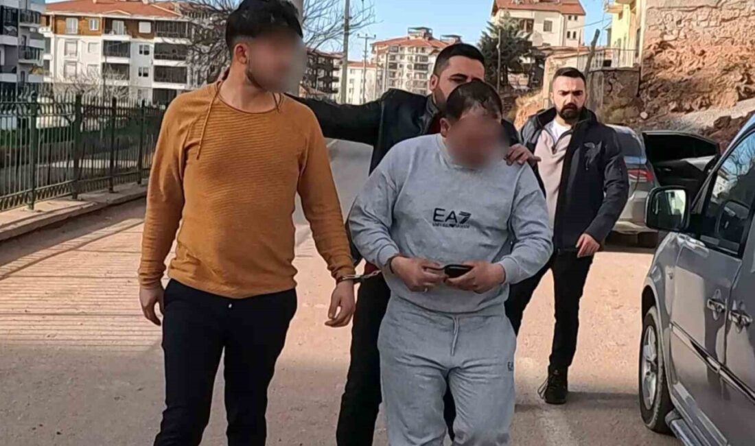 Aksaray’da Narkotik ekiplerinin operasyonunda ‘dur’ ihtarına uymayarak kaçmaya çalışan sürücü,