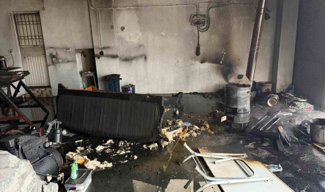 Bahçe ilçesindeki bir demirci atölyesinde çıkan yangın, itfaiye ekiplerinin müdahalesi