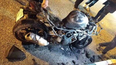 Düziçi ilçesinde park halindeki bir motosiklet, aniden alev aldıktan sonra