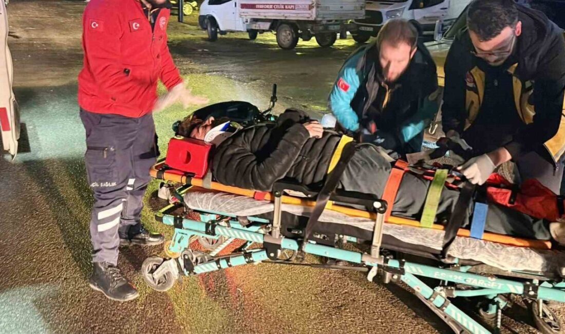 Aksaray’da meydana gelen bir trafik kazasında, otomobilin çarpması sonucu yola