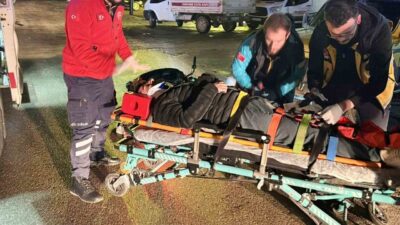 Aksaray’da meydana gelen bir trafik kazasında, otomobilin çarpması sonucu yola