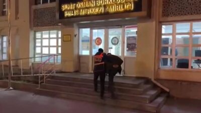 Kayseri’de polis ekipleri tarafından gerçekleştirilen operasyonda, bir otomobilin lastiğini keserek