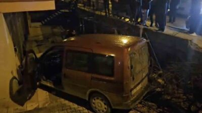 Çorum’da meydana gelen trafik kazasında, bir hafif ticari aracın otomobille