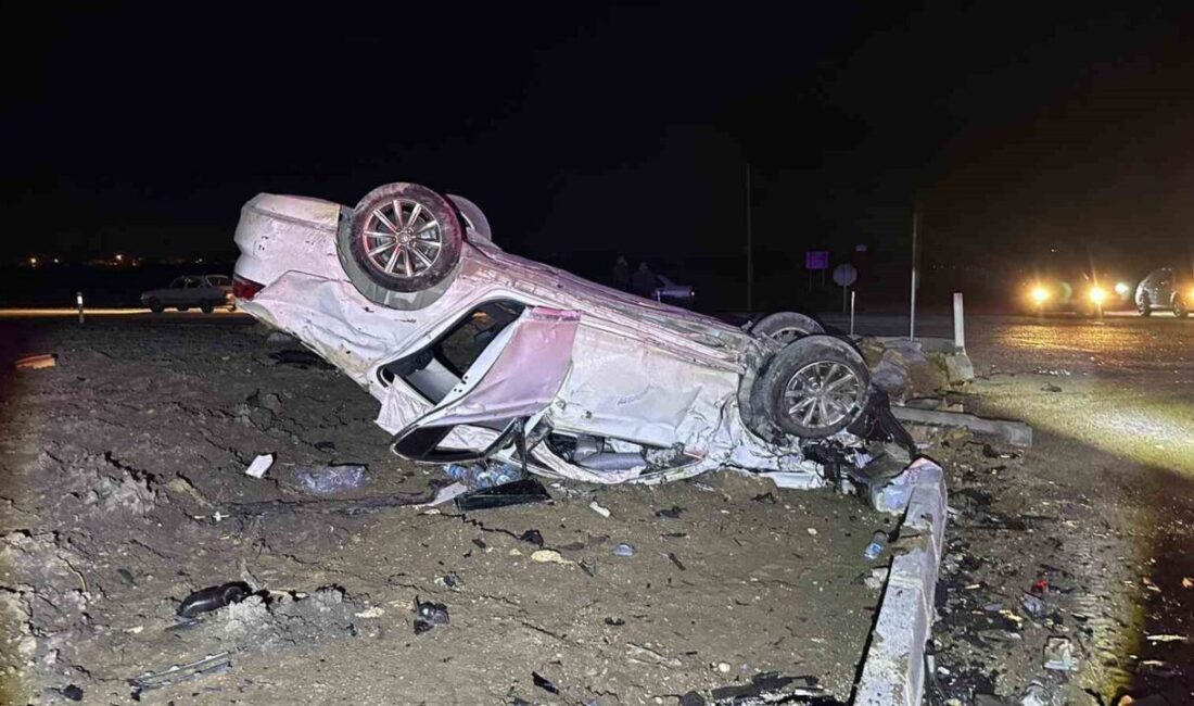 Adana’nın Kozan ilçesinde gerçekleşen trafik kazasında, araçlarda sıkışarak yaralanan 2