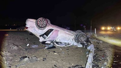Adana’nın Kozan ilçesinde gerçekleşen trafik kazasında, araçlarda sıkışarak yaralanan 2