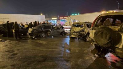 Sakarya geçişindeki Anadolu Otoyolu’nda meydana gelen zincirleme trafik kazasında 16