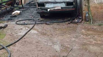Sakarya’nın Kaynarca ilçesinde meydana gelen olayda, Arifağa Mahallesi’nde park halinde