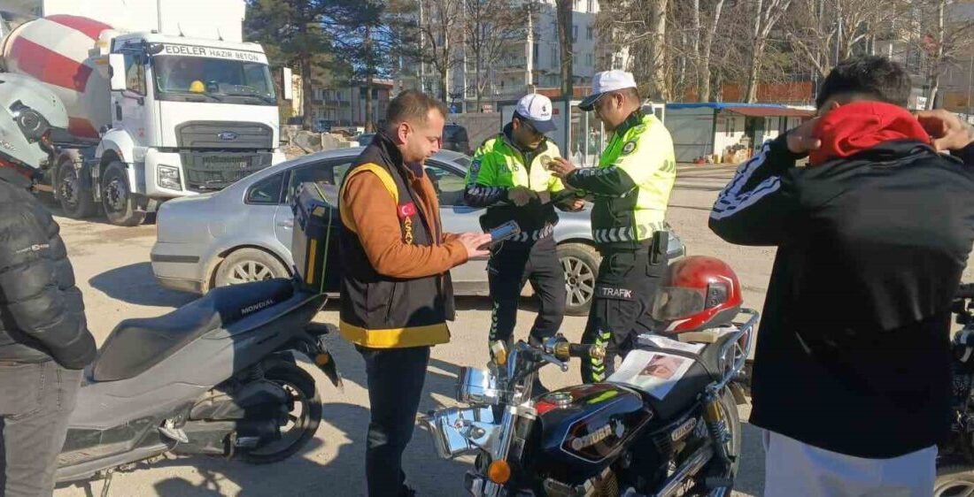 Adıyaman’ın Gölbaşı ilçesinde trafik polisi ekipleri tarafından gerçekleştirilen denetimde plakası