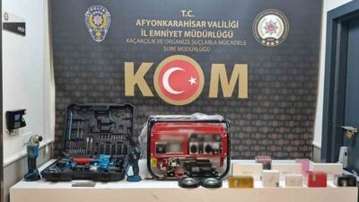 Afyonkarahisar’da polis ekipleri tarafından durdurulan bir araçta yapılan aramada kaçak