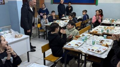 Pursaklar Belediye Başkanı Ertuğrul Çetin, Ramazan ayı nedeniyle düzenlenen iftar