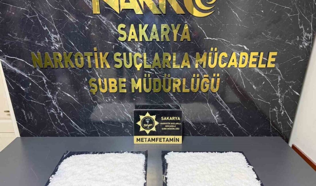 İstanbul’dan Sakarya’ya uyuşturucu madde taşıdığı ve getirdiği belirlenen bir kişi,