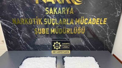 İstanbul’dan Sakarya’ya uyuşturucu madde taşıdığı ve getirdiği belirlenen bir kişi,