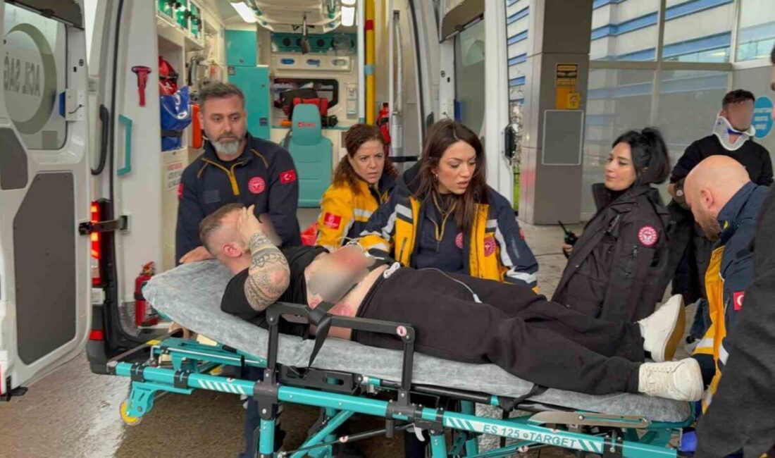 Samsun’un İlkadım ilçesinde yaşanan bıçaklı kavgada bir kişi bıçakla yaralanırken,