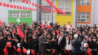Milli Eğitim Bakanlığı tarafından, okullarda ‘Bayrak Sevgisi’ temasıyla gerçekleştirilen eğitim