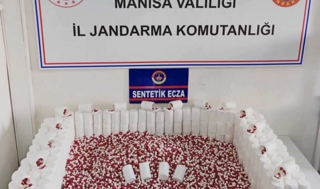 Manisa’da Şehzadeler İlçe Jandarma Komutanlığı ekipleri, bir şahsın uyuşturucu ticareti