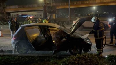 Samsun’un İlkadım ilçesinde seyir halindeyken motor kısmından dumanlar yükselen bir
