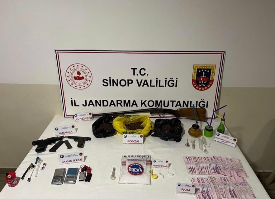 Sinop ilinde jandarma ekipleri tarafından düzenlenen operasyonda büyük miktarda uyuşturucu