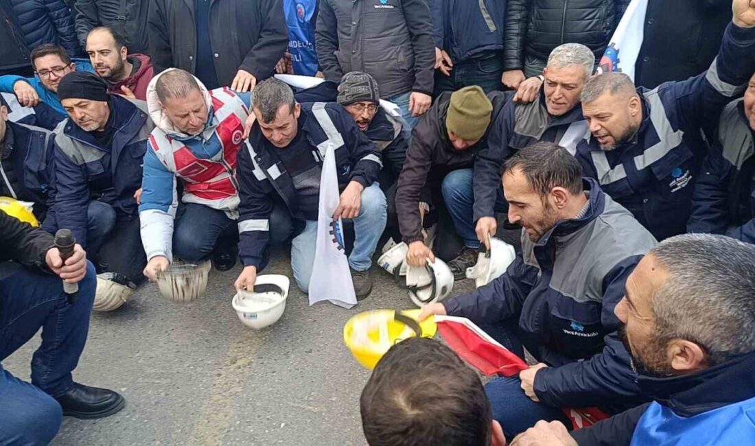Soma ilçesinde, maaşlarını zamanında alamayan ve zam farklarını almakta geciken