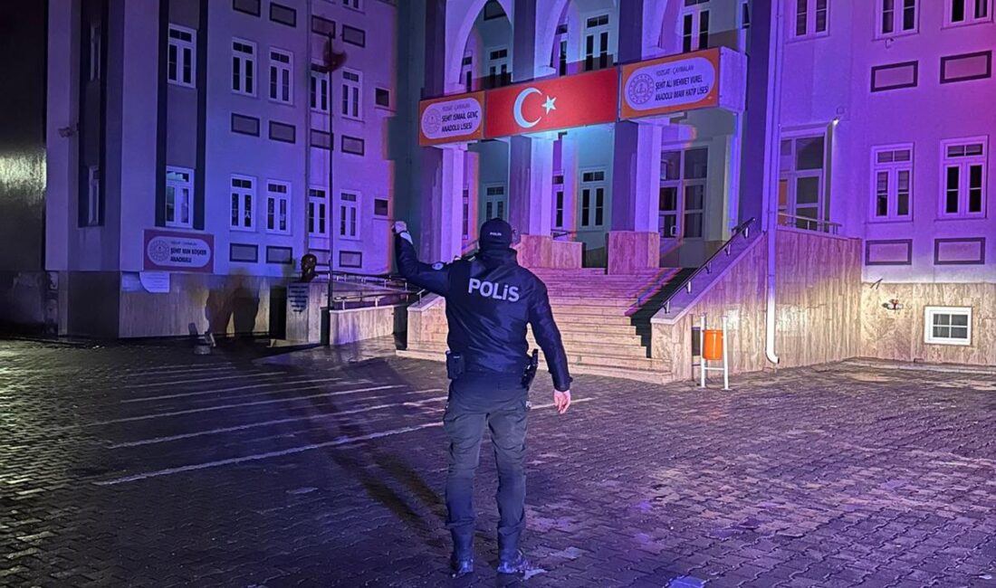 Sorgun İlçe Emniyet Müdürlüğü ekipleri, NARVAS NARKOALAN Projesi kapsamında okul