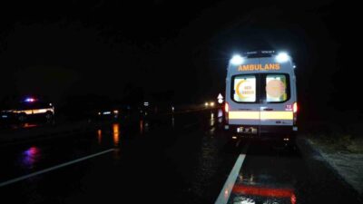 Nevşehir’de bir otomobil, yol üzerinde biriken su birikintisine girdikten sonra