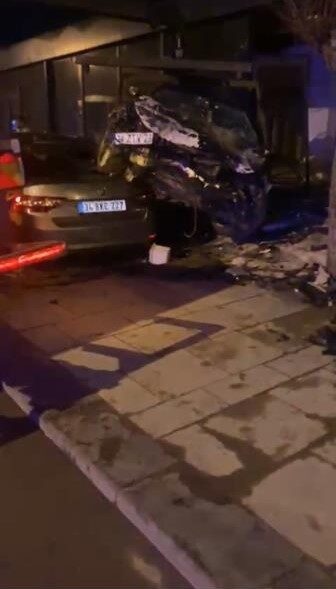 Sultanbeyli ilçesinde sabahın erken saatlerinde meydana gelen trafik kazasında bir