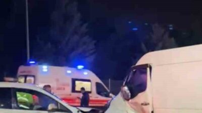 Sultanbeyli ilçesinde meydana gelen trafik kazasında bir polis aracı ile