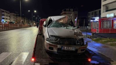 Eskişehir’de meydana gelen trafik kazasında, kırmızı ışıkta bekleyen bir tıra