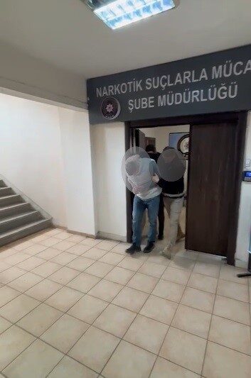 Tunceli’de gerçekleştirilen bir uyuşturucu operasyonunda polis ekipleri tarafından yakalanan şüpheli