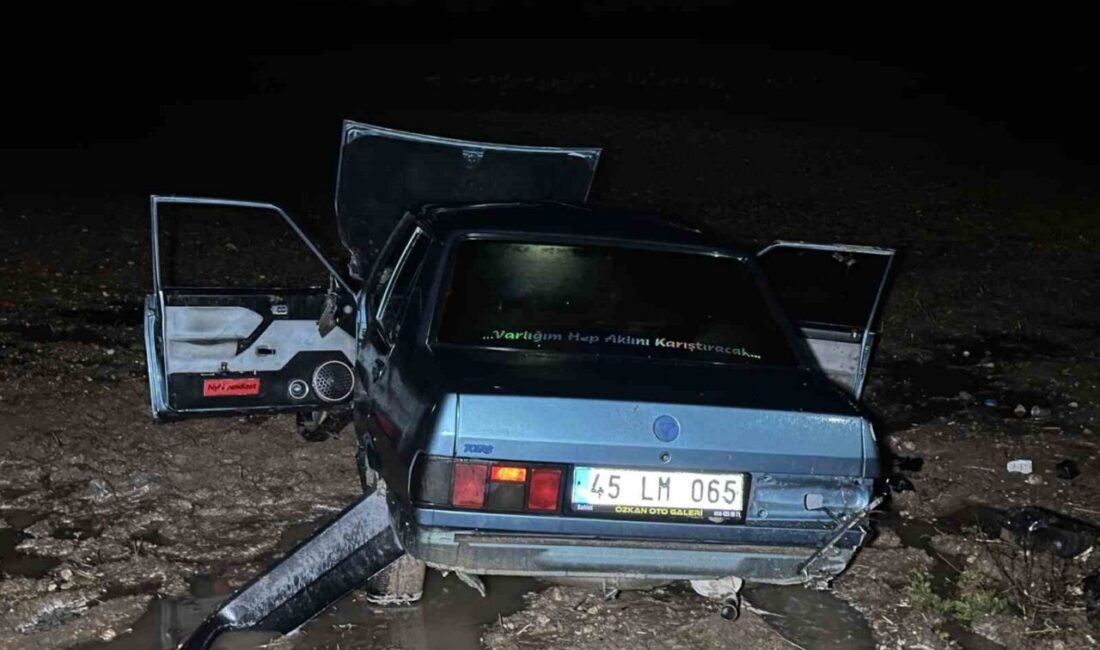 Uşak’ta meydana gelen trafik kazasında, Ulubey-Uşak karayolu yakınlarında iki otomobil