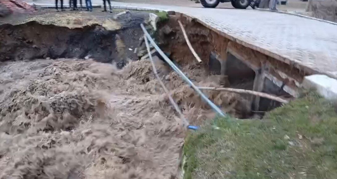 Yozgat’ın Saraykent ilçesinde aşırı yağış etkili oldu ve sel meydana