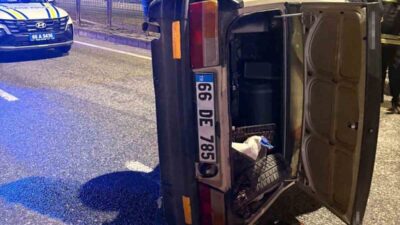 Yozgat’ta, bir otomobilin kontrolünden çıkarak yan yattığı kaza sonucunda 3
