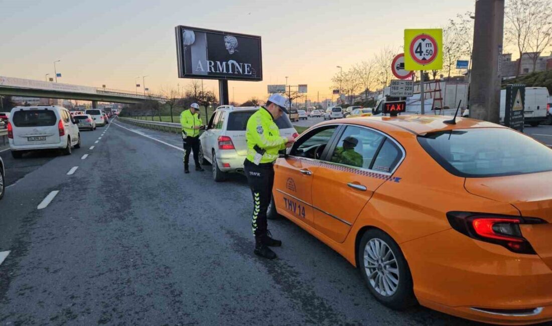 Zeytinburnu’nda İstanbul İl Emniyet Müdürlüğü Trafik Denetleme Şube Müdürlüğü ekipleri,