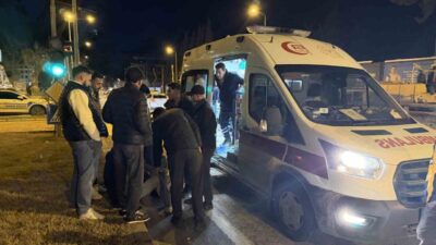 Adıyaman’da meydana gelen trafik kazasında, hafif ticari araç, otomobil ve