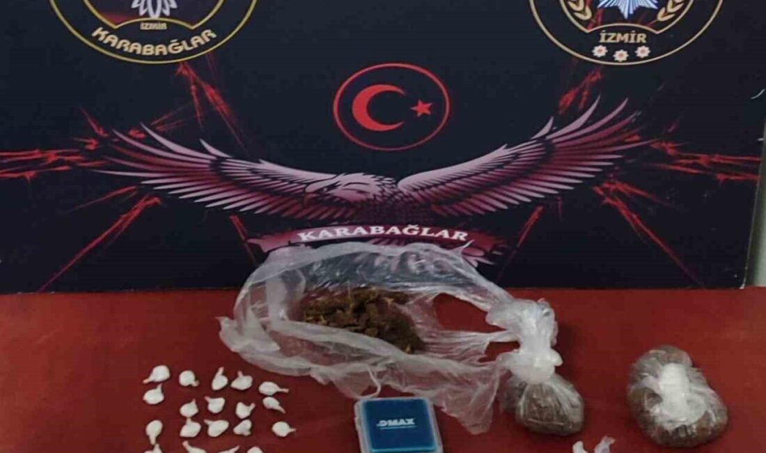 İzmir’in Karabağlar ilçesinde polis ekipleri tarafından gerçekleştirilen uyuşturucu operasyonunda, satışa