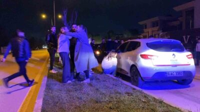 Bursa’nın İnegöl ilçesinde meydana gelen trafik kazasında 2 araç çarpıştı