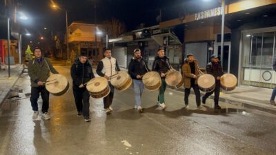 Yozgat’ın Yerköy ilçesinde 7 kişilik davulcu ekibi, sahur vaktinde ilçeyi