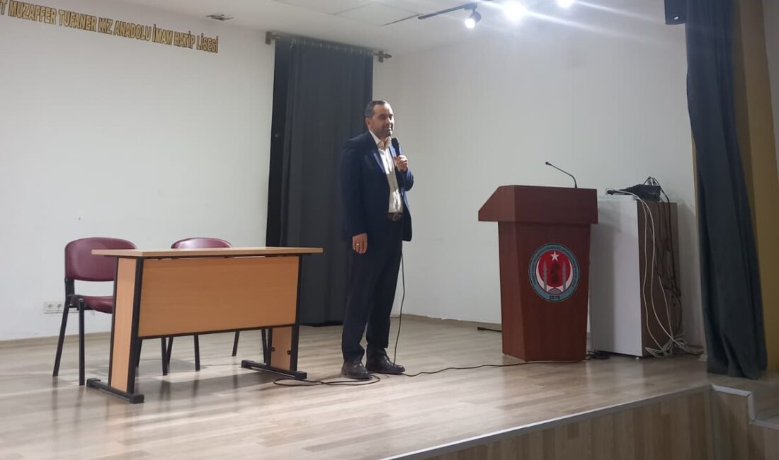 Yerköy İlçe Müftüsü Remzi Çalık, Ramazan ayı etkinlikleri kapsamında Şehit