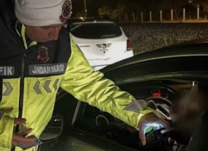 Yerköy’de trafik güvenliğine yönelik denetimler aralıksız sürüyor. Yerköy İlçe Jandarma