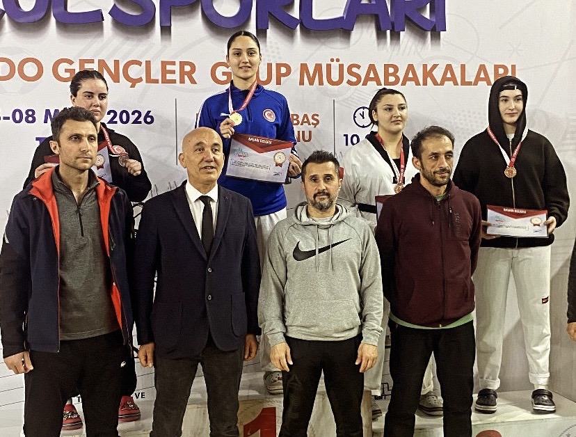 Tokat’ta düzenlenen ve 20 ilin katılımıyla gerçekleştirilen Okul Sporları Gençler