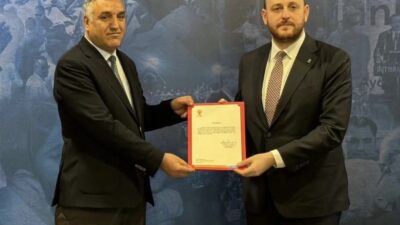 AK Parti Çiçekdağı İlçe Başkanlığı görevine Avukat Halil Karaca atandı.