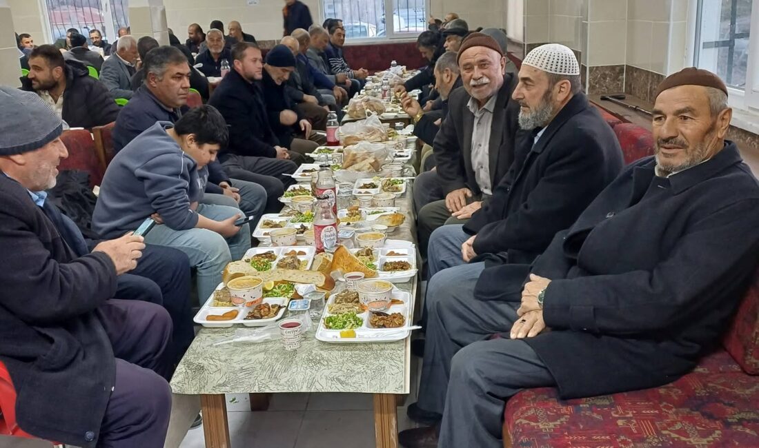 Kırşehir’in Çiçekdağı ilçesine bağlı Acı Köyü, anlamlı bir iftar sofrasına