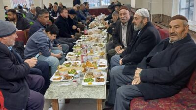 Kırşehir’in Çiçekdağı ilçesine bağlı Acı Köyü, anlamlı bir iftar sofrasına